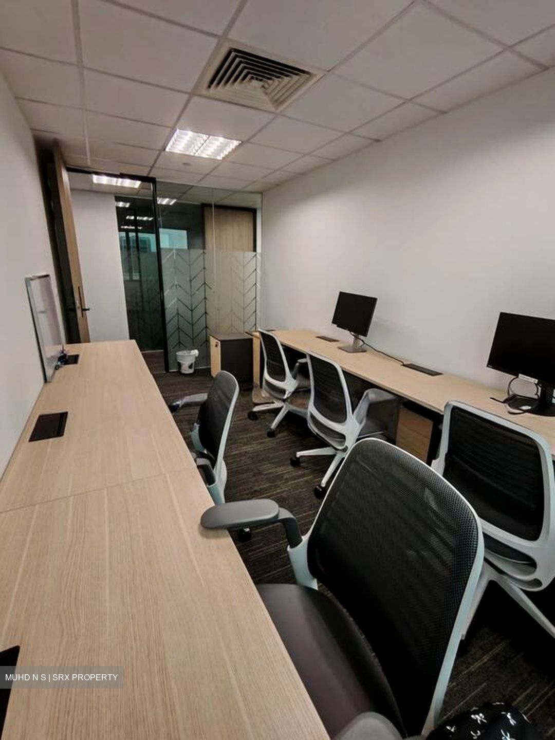Odeon Towers (D7), Office #577725371